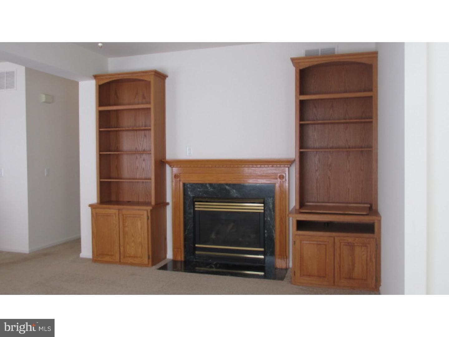 81 Mayfair Road Southampton, NJ 08088 - Photo 8 of 24 Living Room