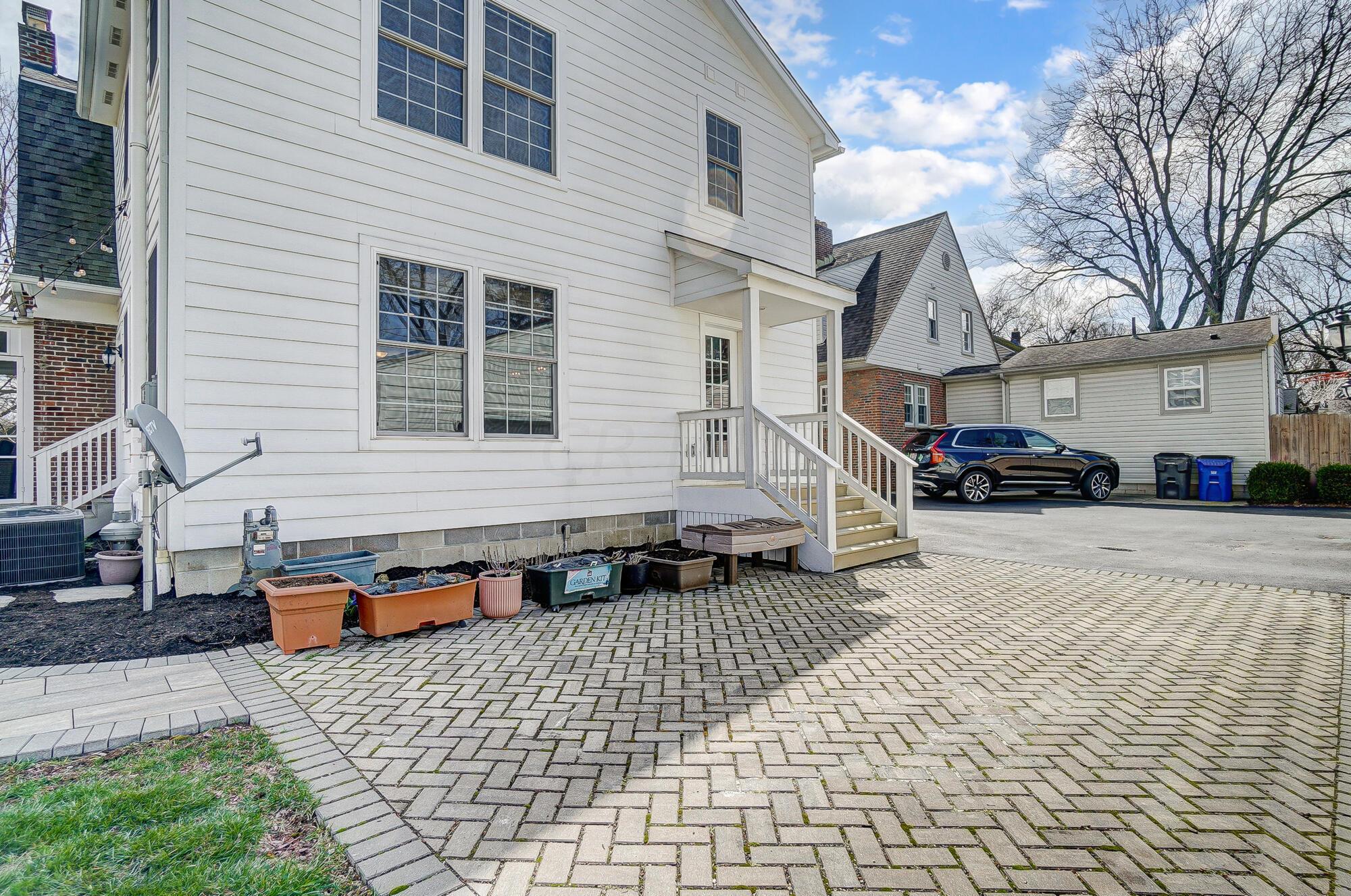 1665 Andover Road Columbus, OH 43212 - Photo 73 of 80 New stone and paver patio