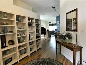 $2,400 | 4062 Westbourne Circle, Sarasota, FL 34238