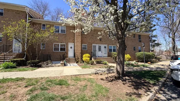 $2,500 | 363 Cranbury Road, Unit D16, East Brunswick, NJ 08816