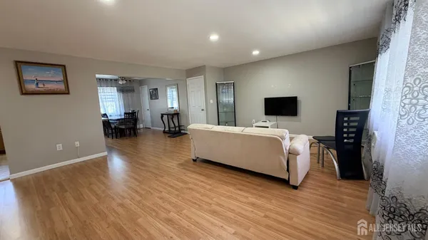 $2,500 | 363 Cranbury Road, Unit D16, East Brunswick, NJ 08816