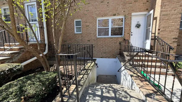 $2,500 | 363 Cranbury Road, Unit D16, East Brunswick, NJ 08816