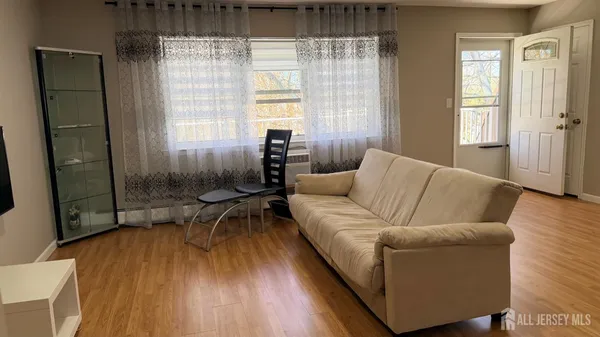 $2,500 | 363 Cranbury Road, Unit D16, East Brunswick, NJ 08816