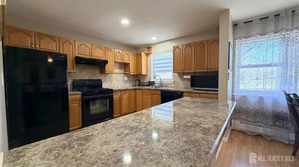 $2,500 | 363 Cranbury Road, Unit D16, East Brunswick, NJ 08816