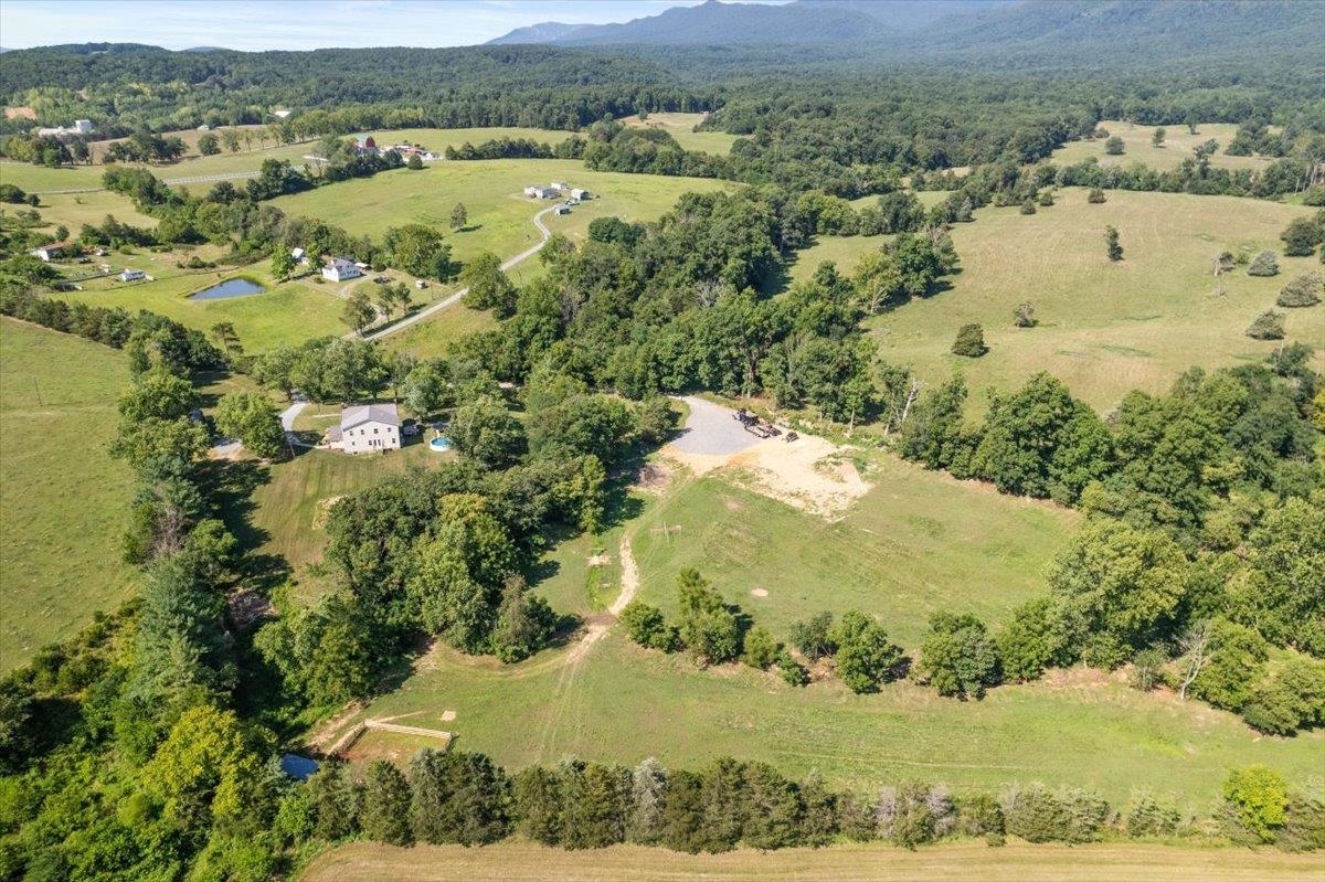 6704 Dovel Road Elkton, VA 22827 - Photo 14 of 61 Gallery Image 14