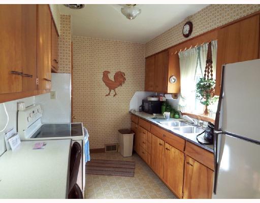4411 Ivanhoe Road Sharpsville, PA 16150 - Photo 2 of 8 Kitchen.