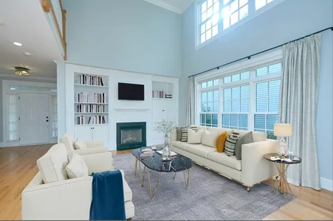 $5,000 | 3 Maple Street, Unit 3, Medfield, MA 02052