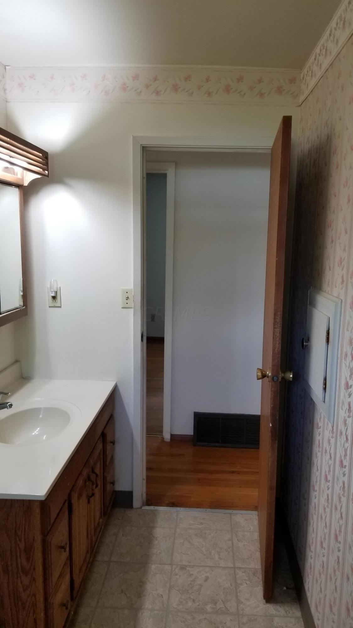 6355 Karl Road Columbus, OH 43229 - Photo 10 of 36 Gallery Image 10