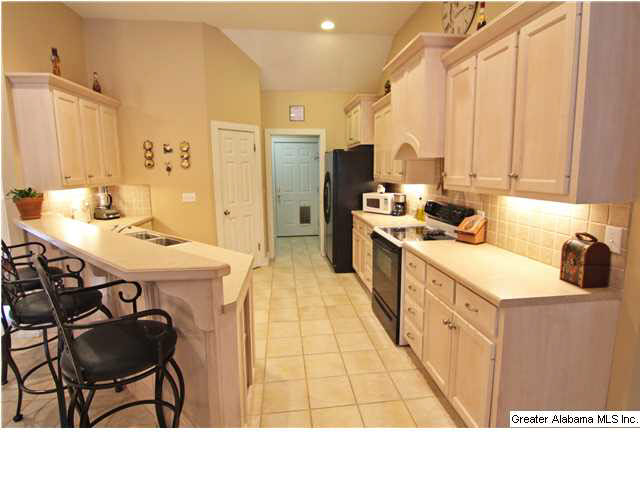 217 20th Street Oneonta, AL 35121 - Photo 6 of 14