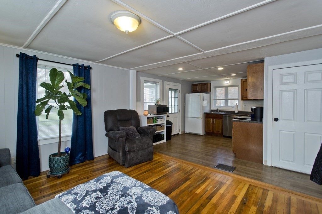 96 Labelle Street West Springfield, MA 01089 - Photo 6 of 35 Gallery Image 6
