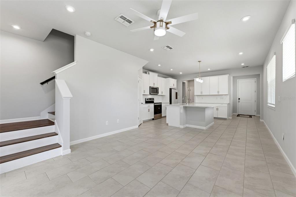 2587 Everglade Way Lutz, FL 33558 - Photo 12 of 41