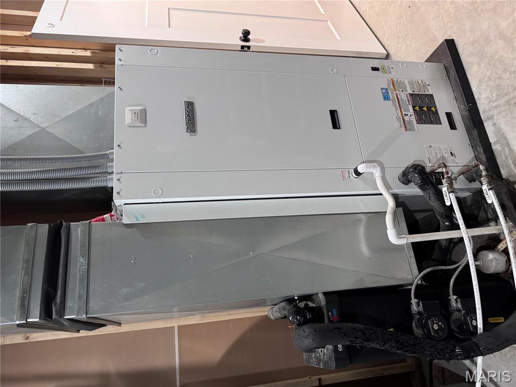 817 Wilson Road Elsberry, MO 63343 - Photo 12 of 41