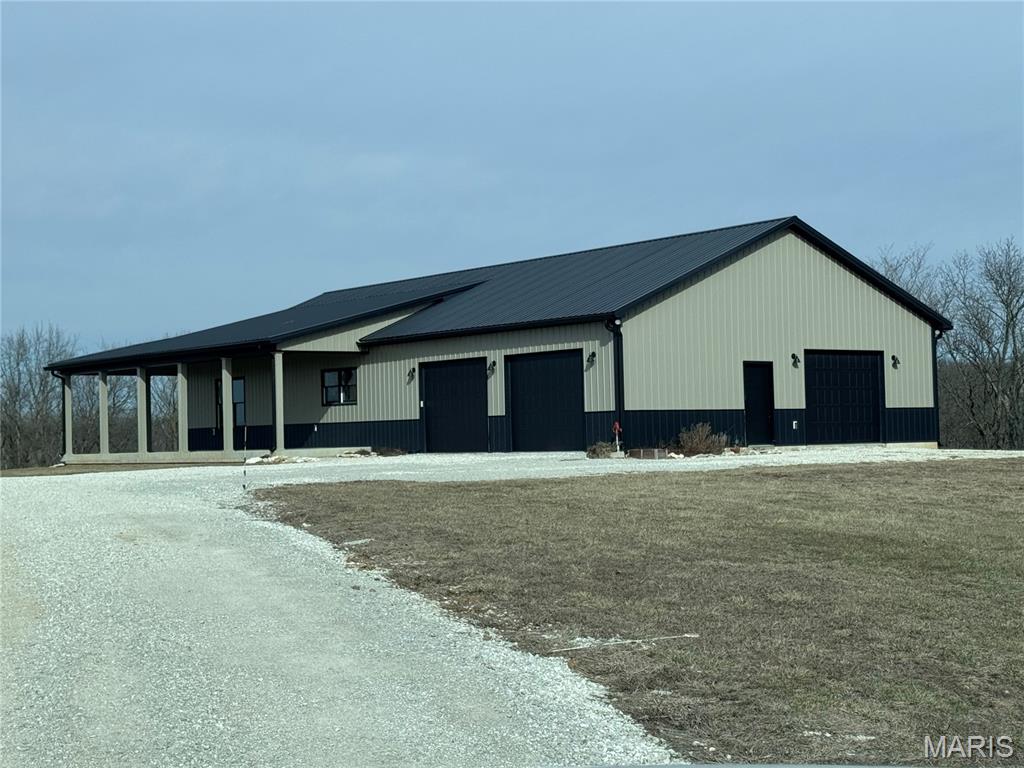 817 Wilson Road Elsberry, MO 63343 - Photo 2 of 41