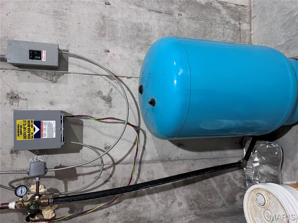 817 Wilson Road Elsberry, MO 63343 - Photo 10 of 41