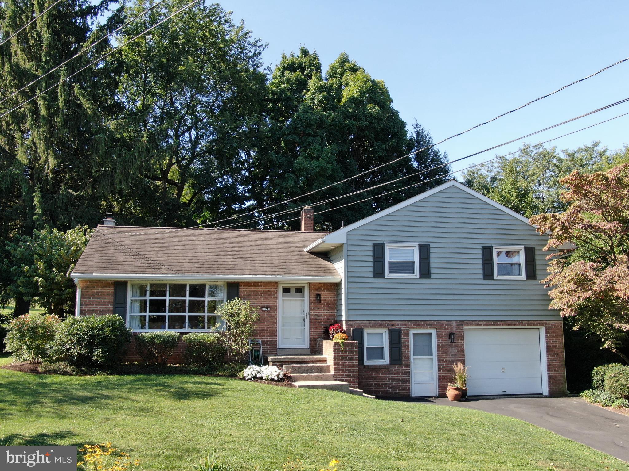 19 Wolf Road Akron, PA 17501 - Photo 1 of 42 Front View