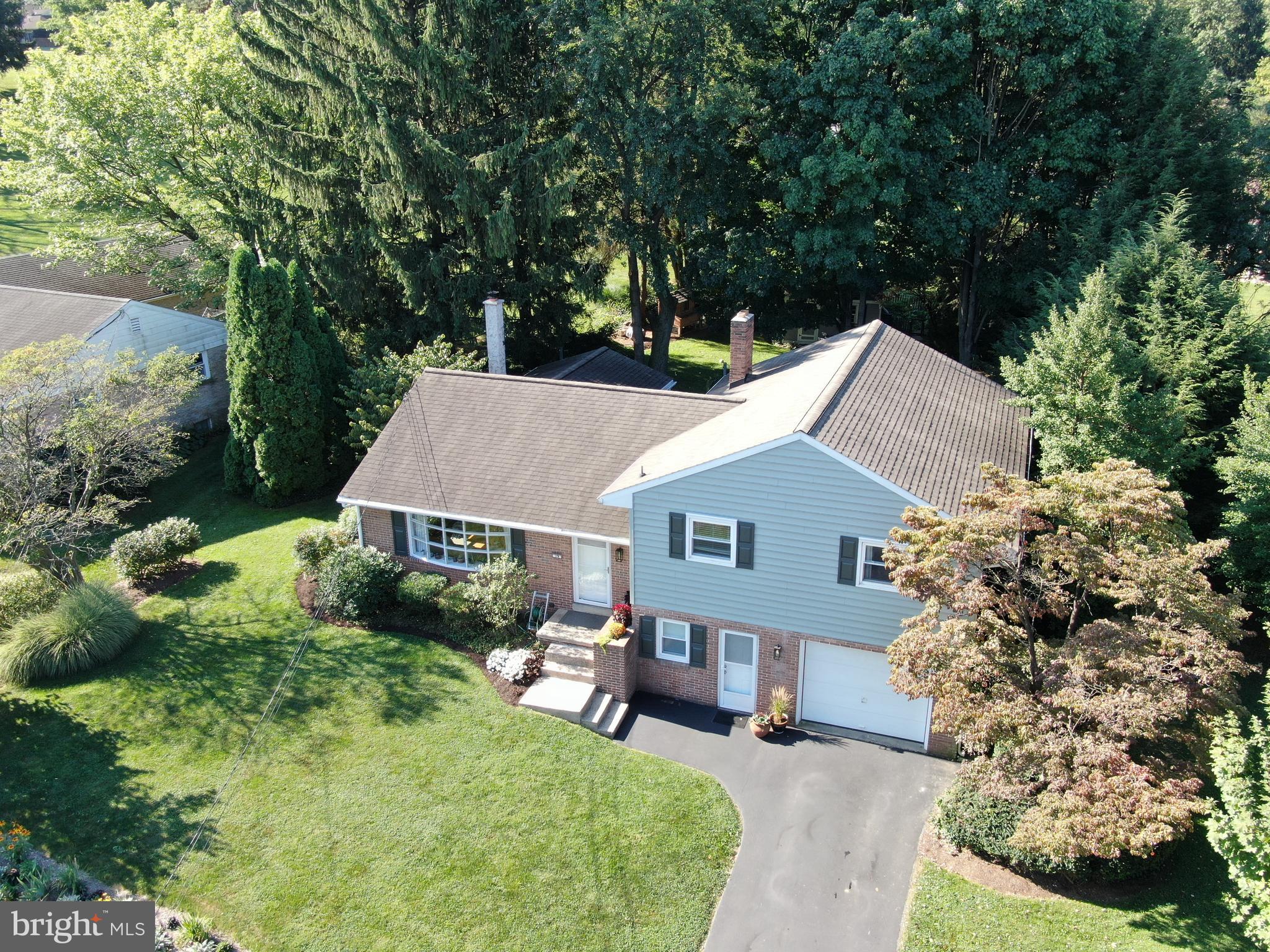 19 Wolf Road Akron, PA 17501 - Photo 34 of 42 Front Aerial