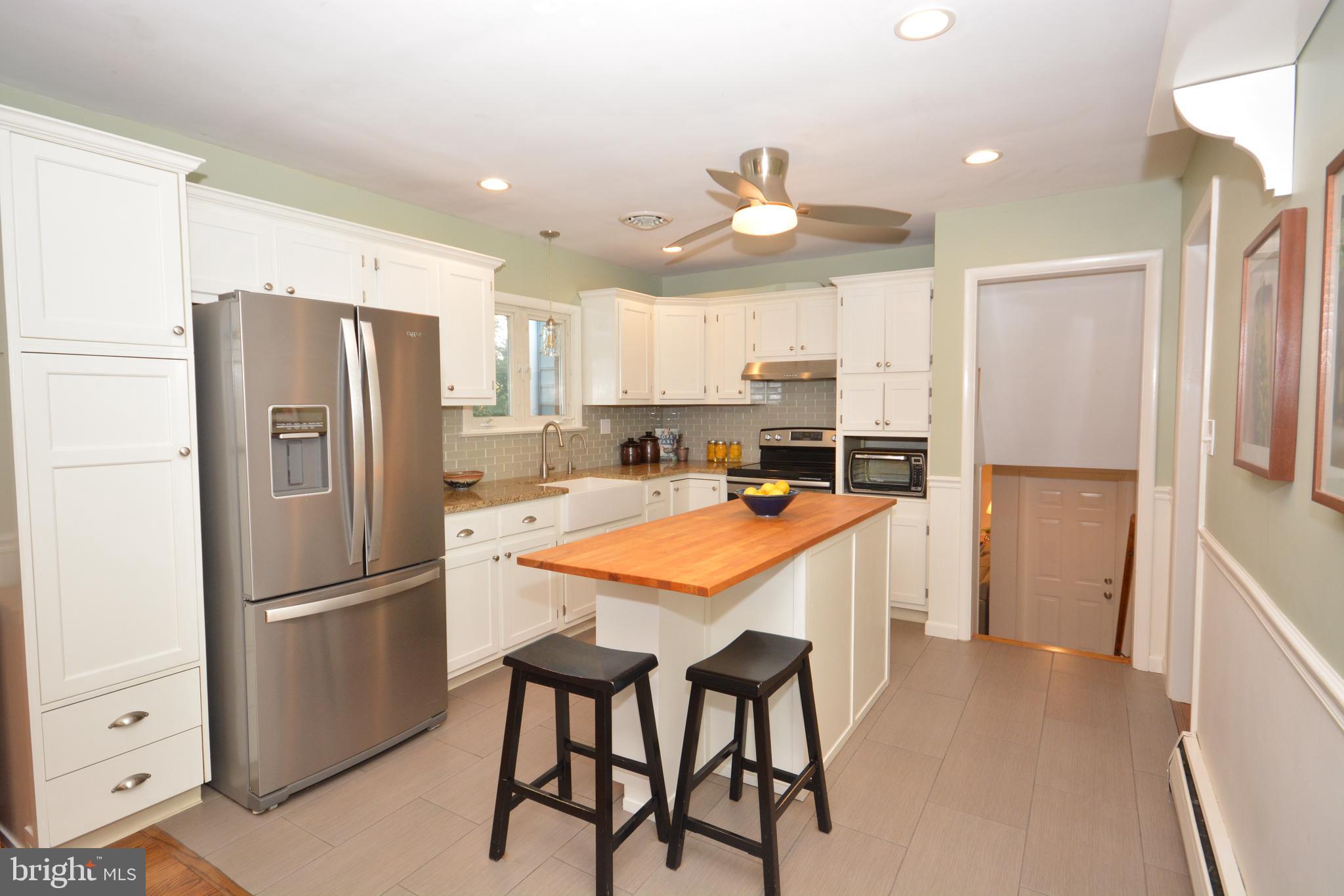 19 Wolf Road Akron, PA 17501 - Photo 6 of 42 Kitchen