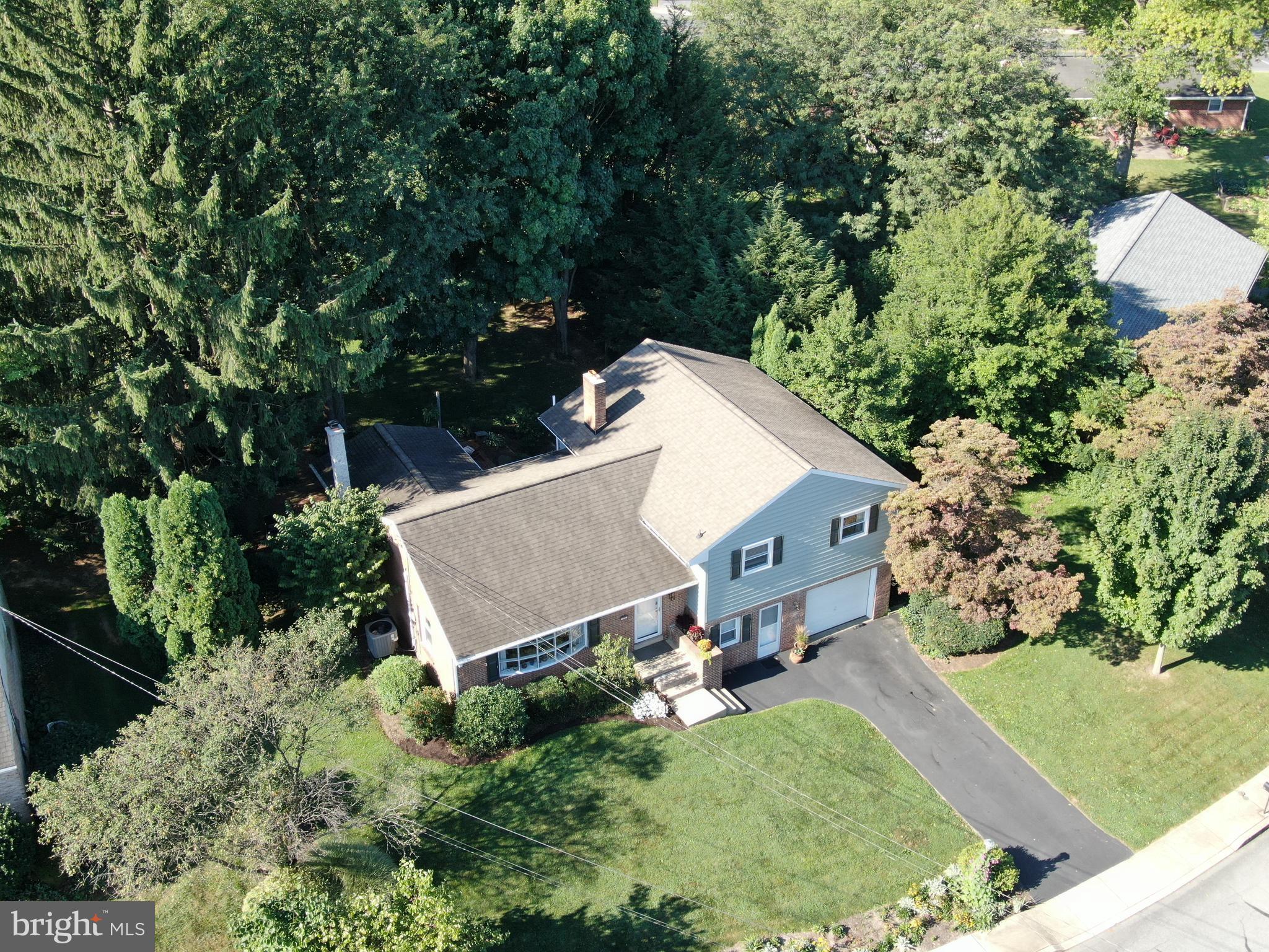 19 Wolf Road Akron, PA 17501 - Photo 8 of 42 Front Aerial