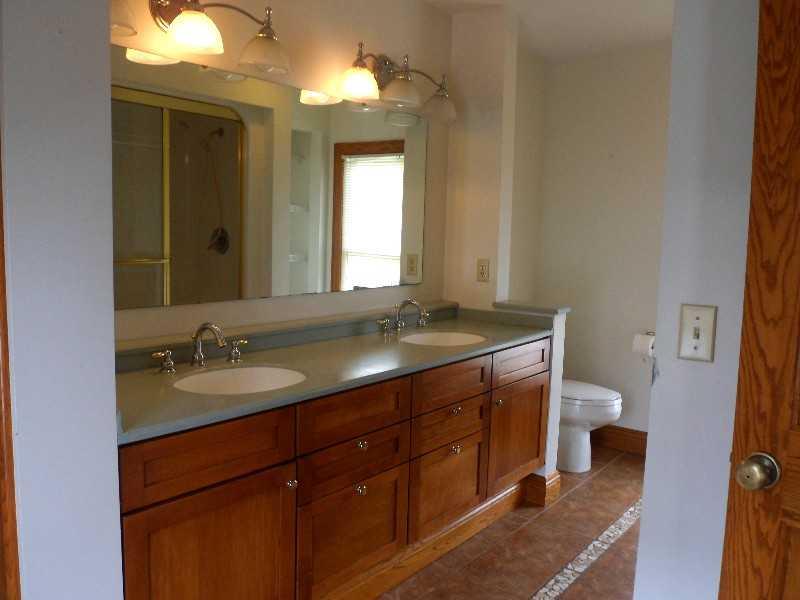 7 Kinsman Road Greenville, PA 16125 - Photo 14 of 19 Full Bath.