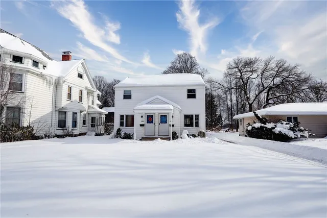 $199,900 | 3482-3484 Lake Avenue, Rochester, NY 14612