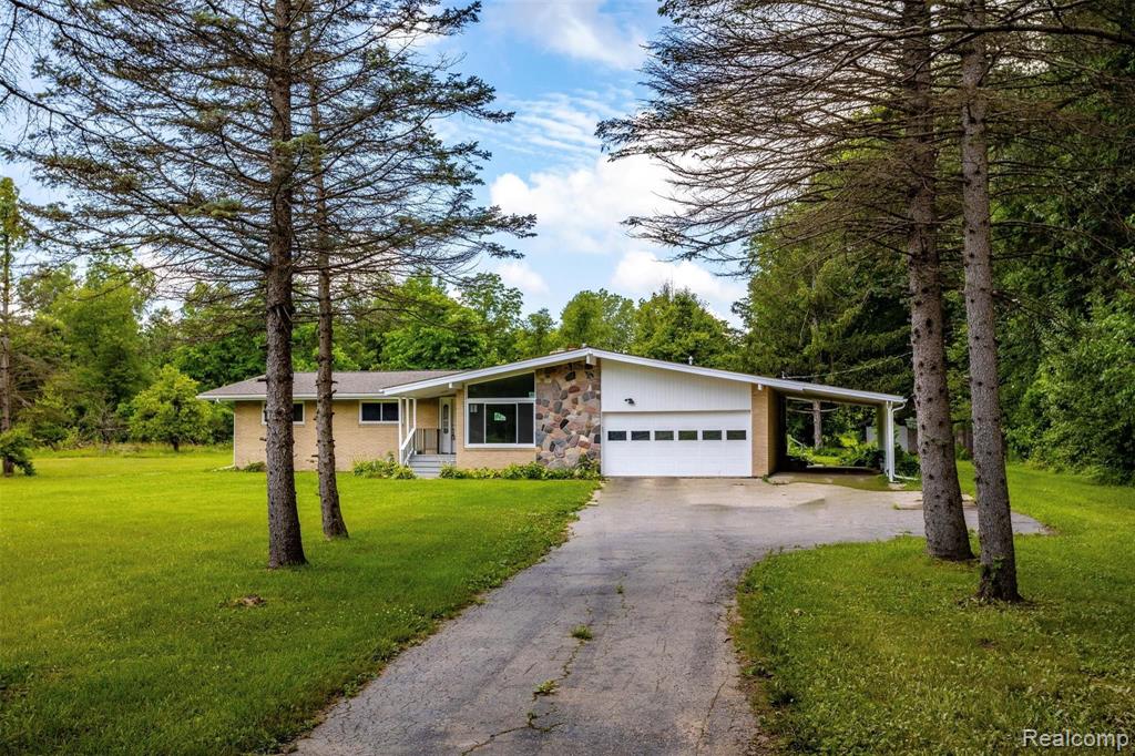 4570 Denton Road Canton, MI 48188 - Photo 2 of 24