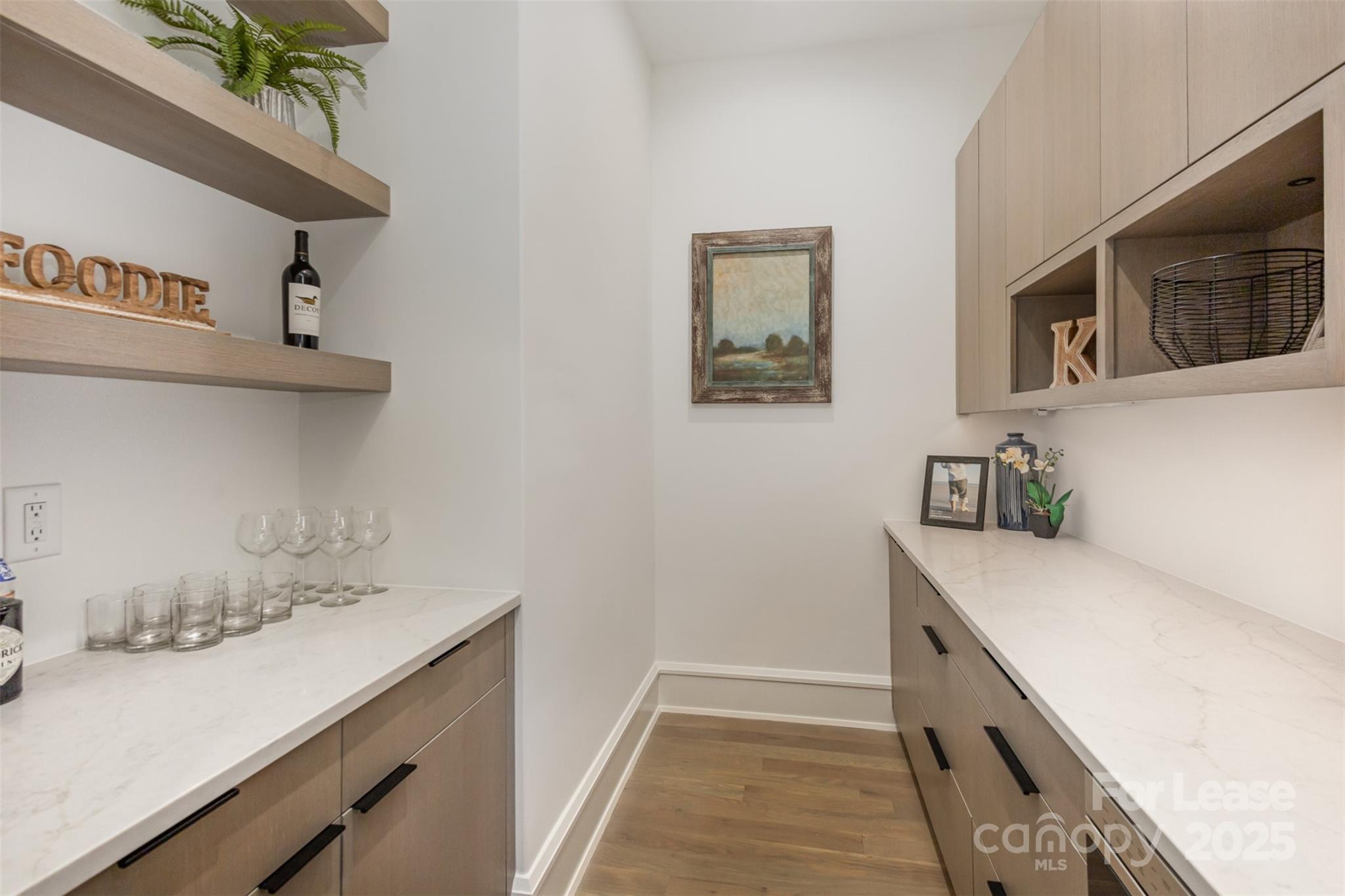 616 Queens Road Charlotte, NC 28204 - Photo 17 of 36 a kitchen with a sink and a stove