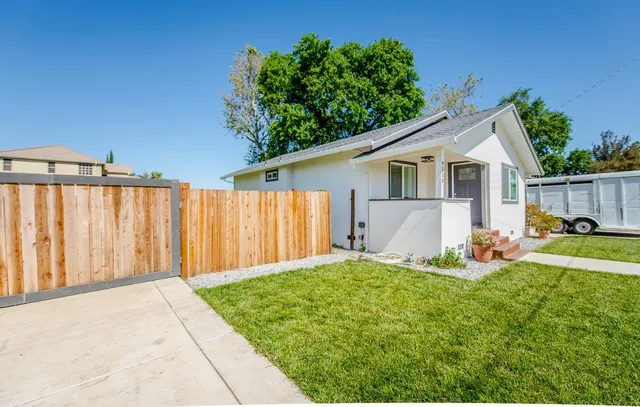 $385,000 | 9530 Oak Grove Avenue, Knights Landing, CA 95645