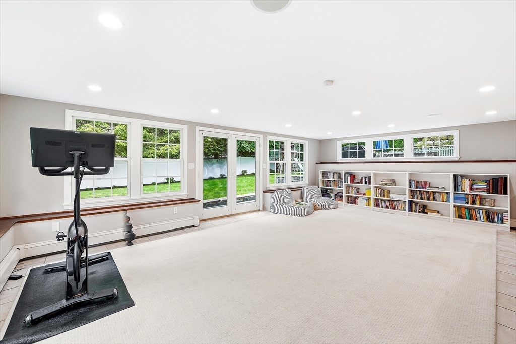 22 Hollywood Road Winchester, MA 01890 - Photo 28 of 39