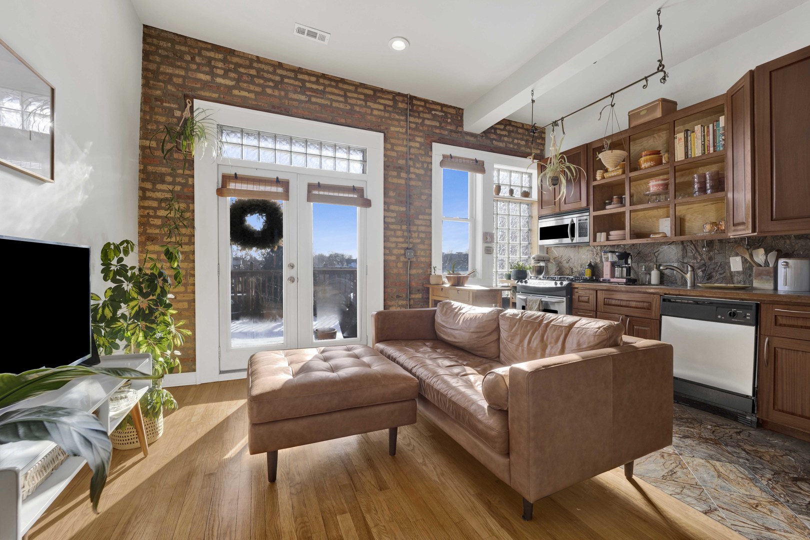 3107 West George Street, Unit 3 Chicago, IL 60618 - Photo 2 of 22