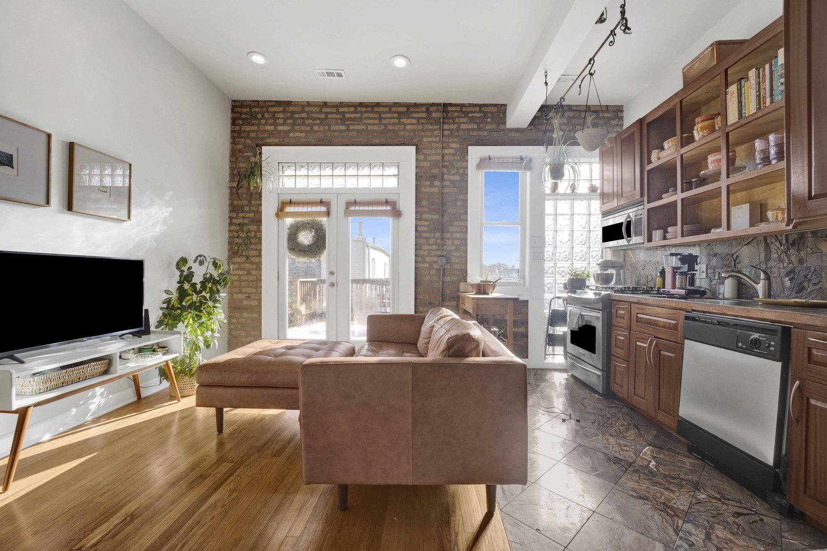 3107 West George Street, Unit 3 Chicago, IL 60618 - Photo 3 of 22