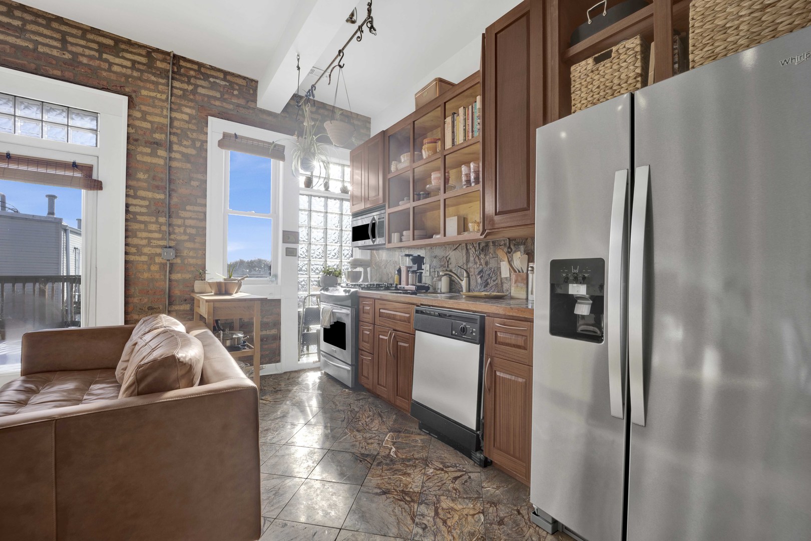 3107 West George Street, Unit 3 Chicago, IL 60618 - Photo 4 of 22