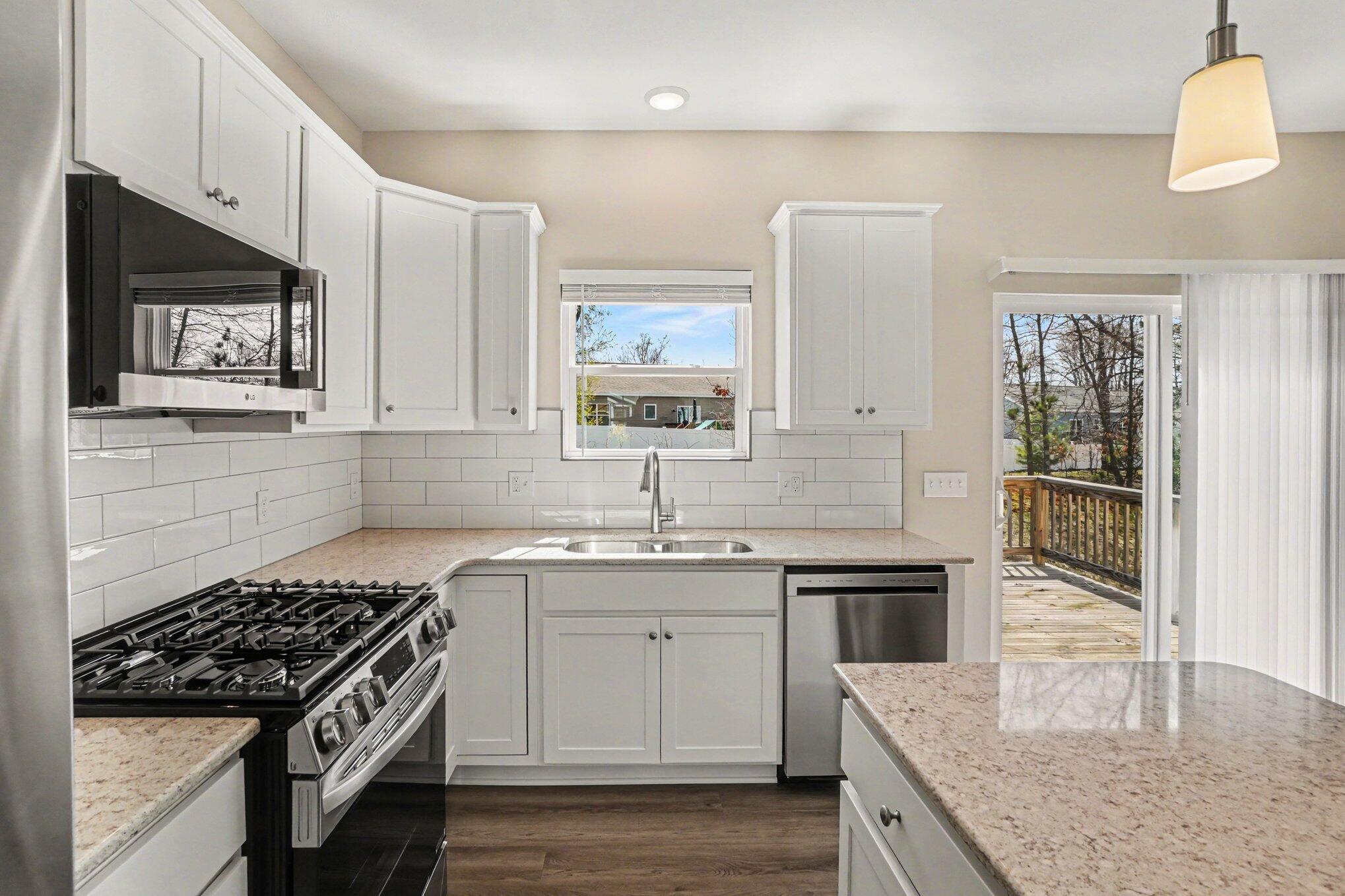 2647 Eagle Ridge Muskegon, MI 49444 - Photo 11 of 38 011_file_5167