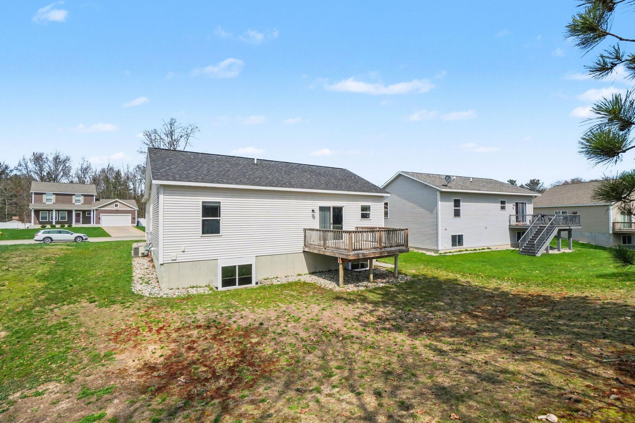2647 Eagle Ridge Muskegon, MI 49444 - Photo 36 of 38 037_file_6914