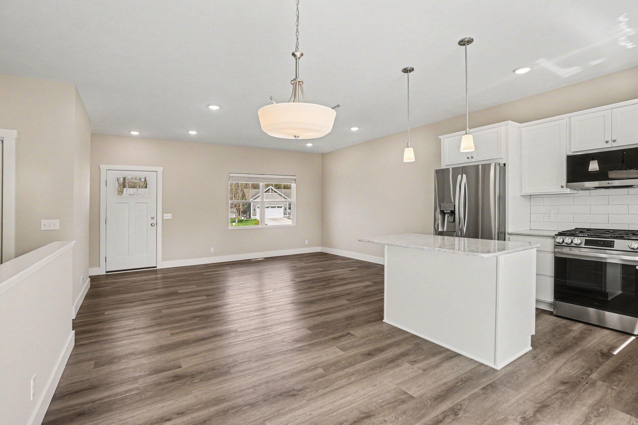 2647 Eagle Ridge Muskegon, MI 49444 - Photo 9 of 38 006_file_2319