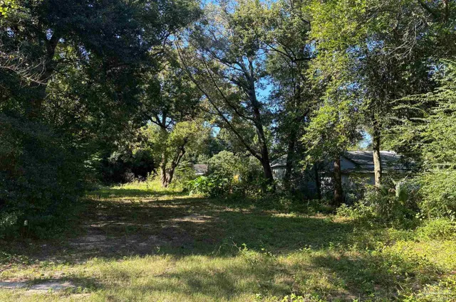 $99,000 | 906 North 63rd Avenue, Pensacola, FL 32506