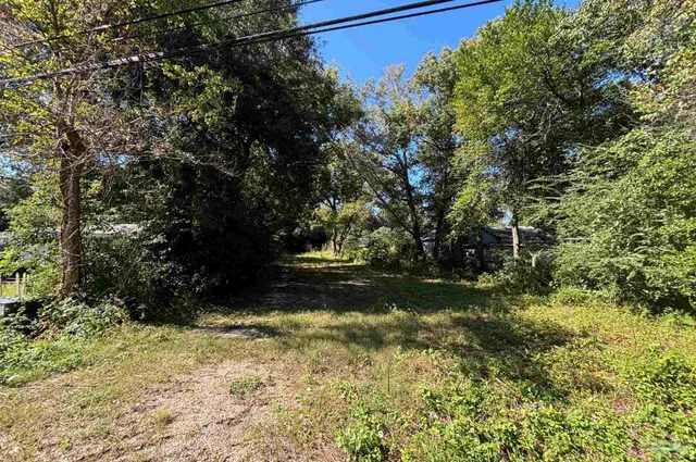 $99,000 | 906 North 63rd Avenue, Pensacola, FL 32506