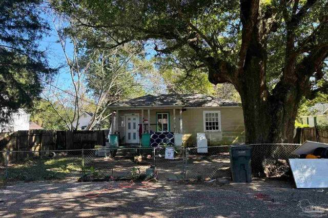 $99,000 | 906 North 63rd Avenue, Pensacola, FL 32506