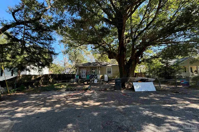 $99,000 | 906 North 63rd Avenue, Pensacola, FL 32506