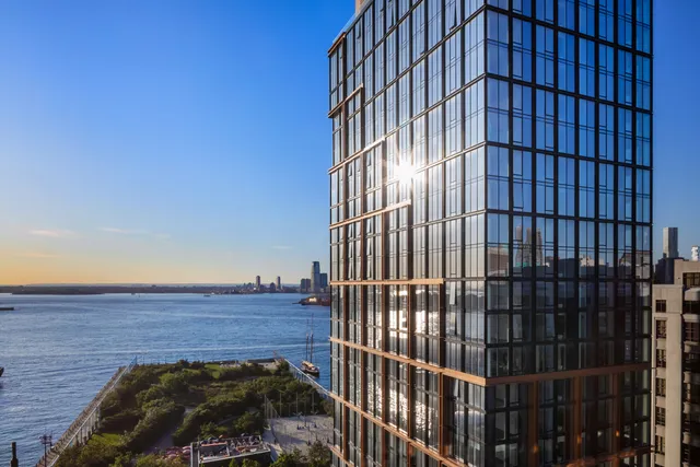 $7,895,000 | 50 Bridge Park Drive, Unit 25AE | Brooklyn Heights