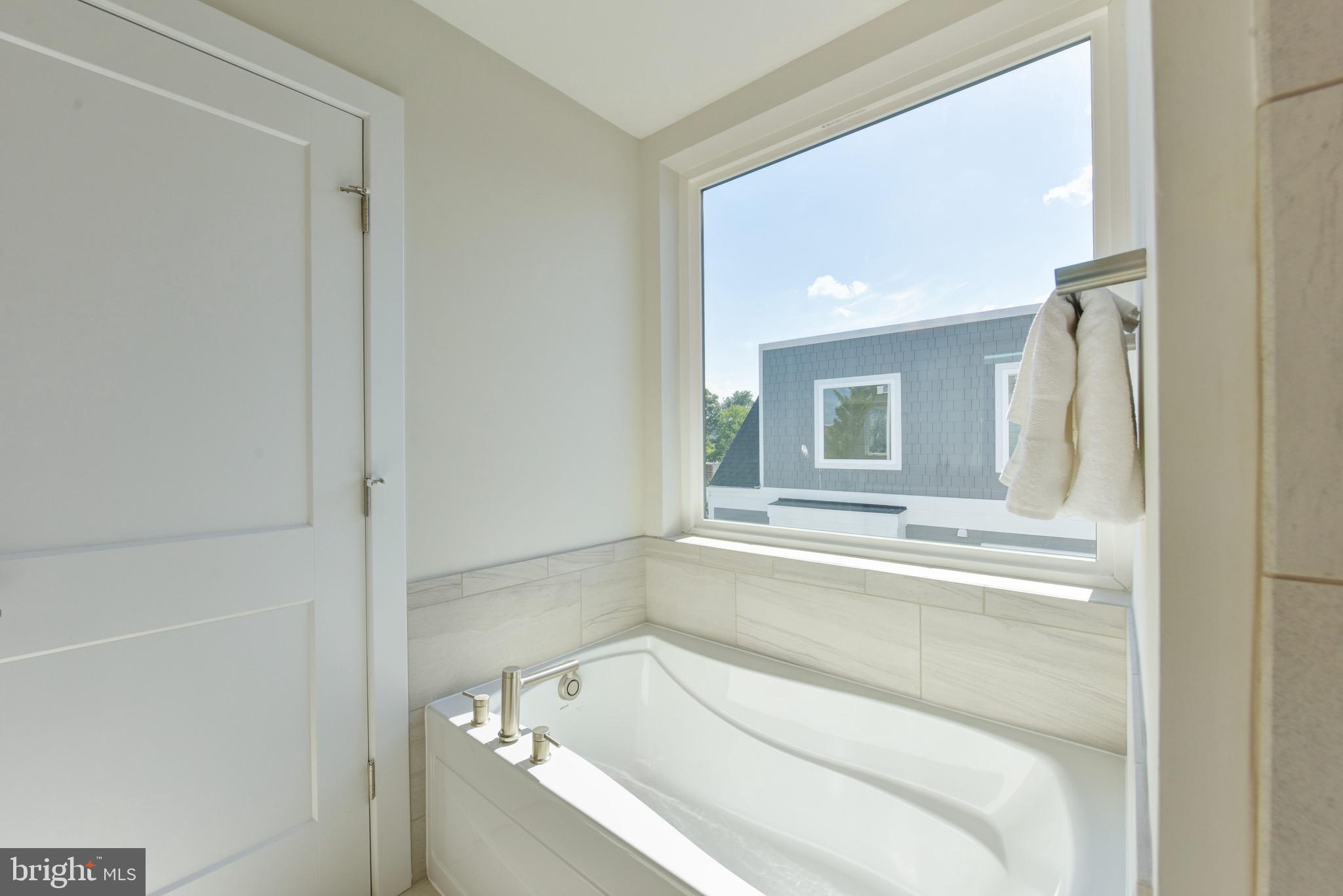 2815 24th Road South Arlington, VA 22206 - Photo 24 of 97 Owner's suite