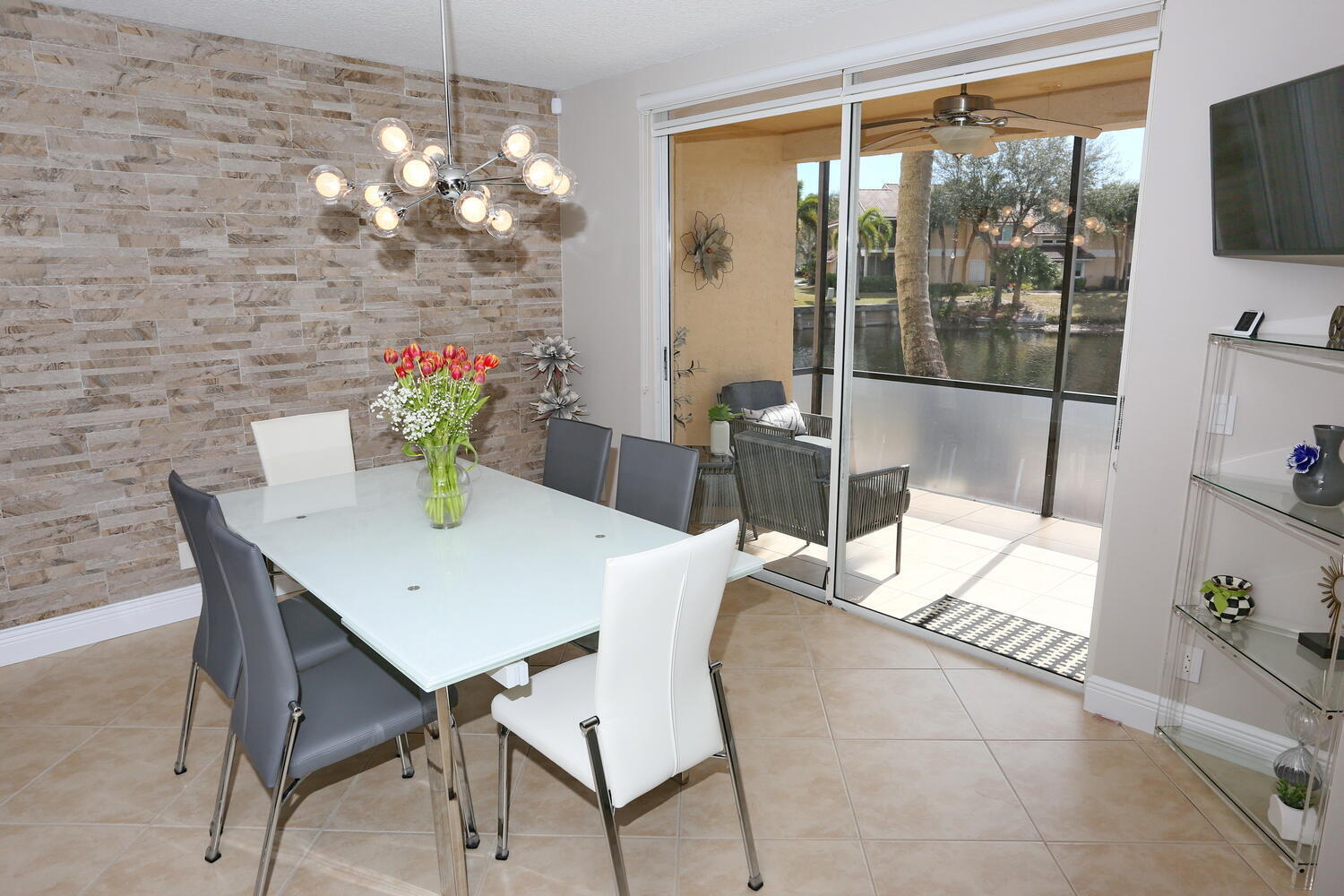 23085 Aqua View, Unit 5 Boca Raton, FL 33433 - Photo 17 of 48 Dining area