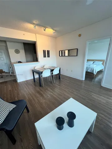 $2,650 | 6001 Southwest 70th Street, Unit 503, South Miami, FL 33143
