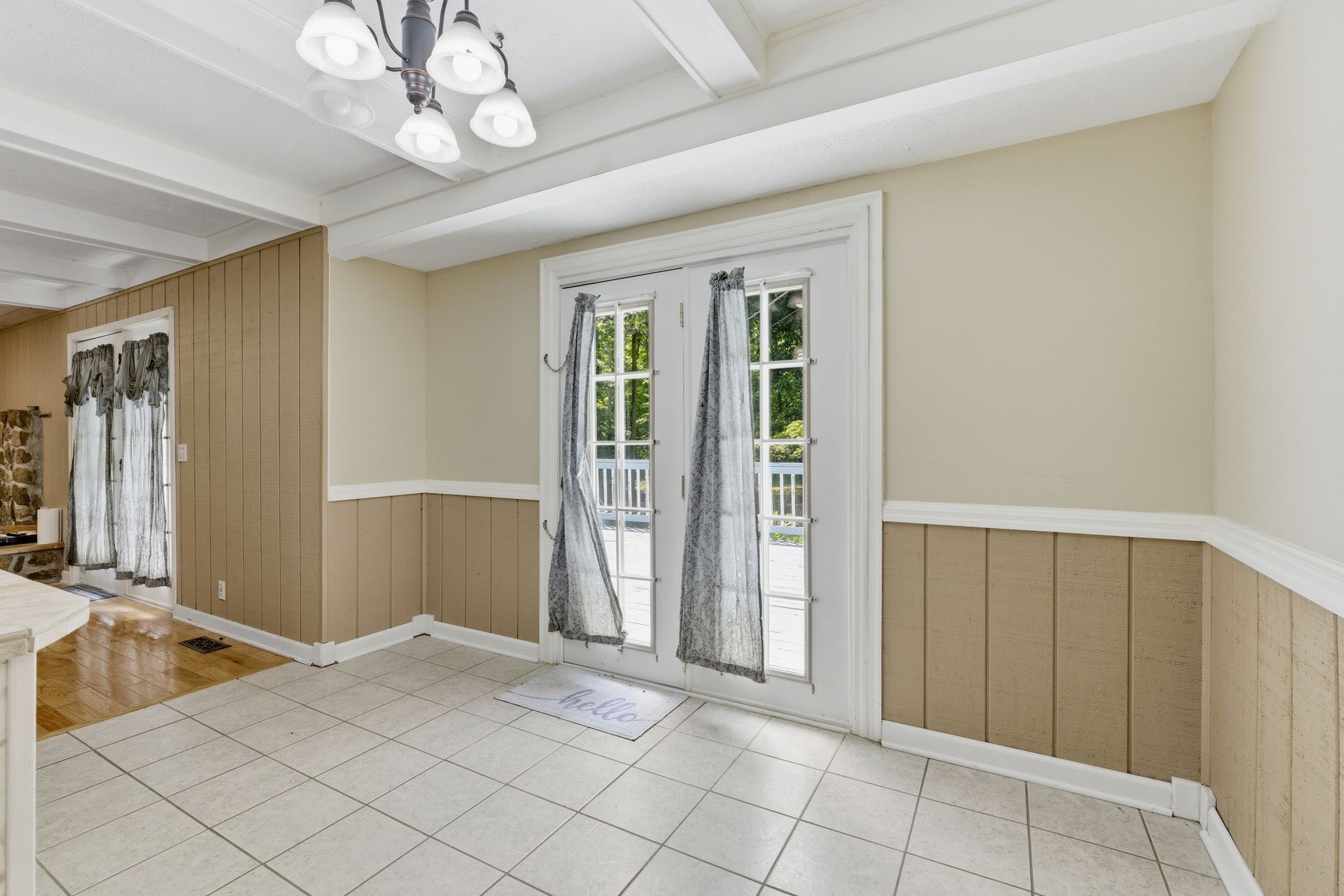 6603 Shedden Road Greenbrier, TN 37073 - Photo 7 of 30 a view of a bathroom with a bathtub