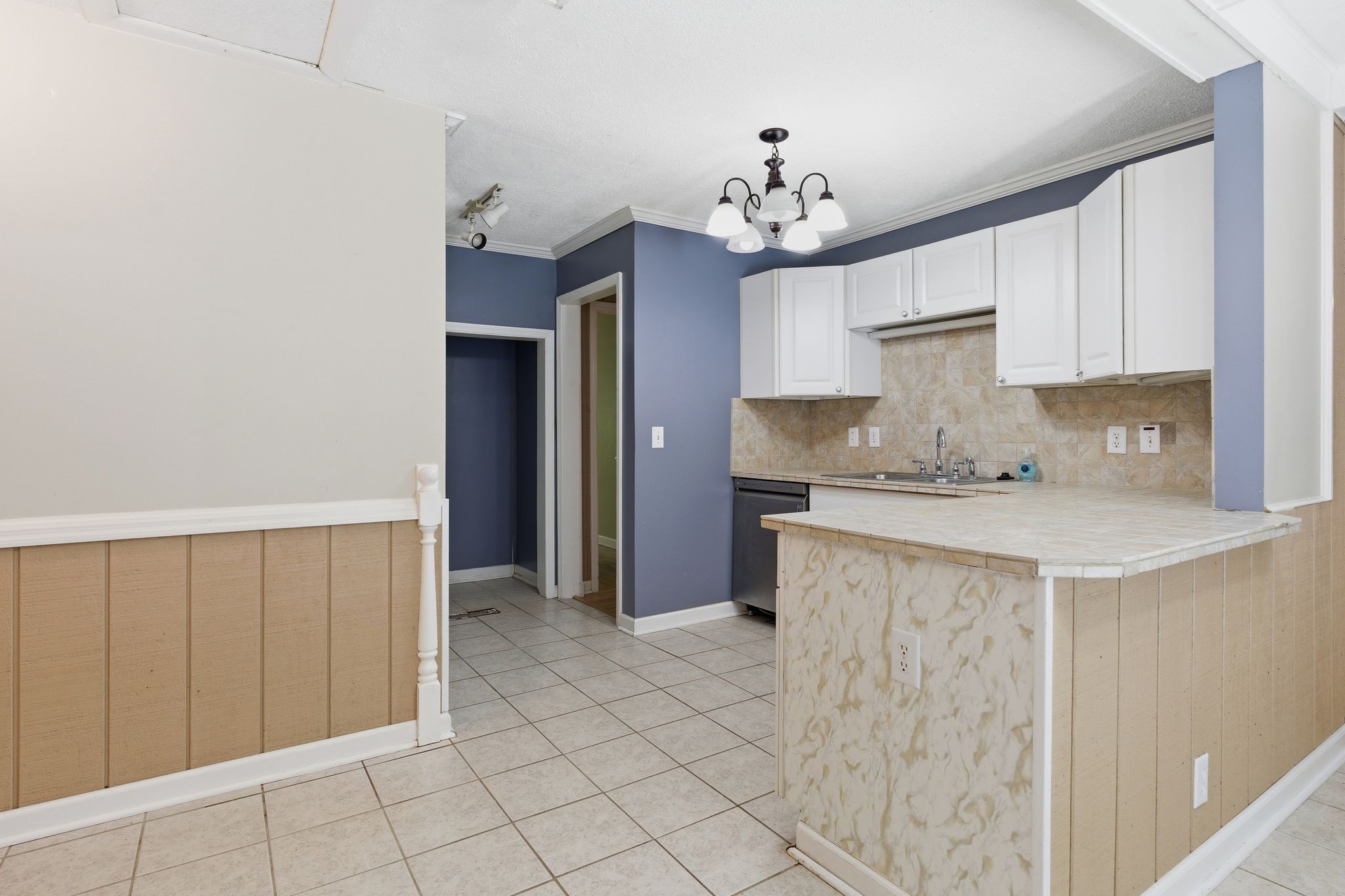 6603 Shedden Road Greenbrier, TN 37073 - Photo 8 of 30 a kitchen that has a lot of cabinets in it