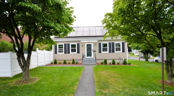 $3,500 | 430 Berkeley Road, Fairfield, CT 06825