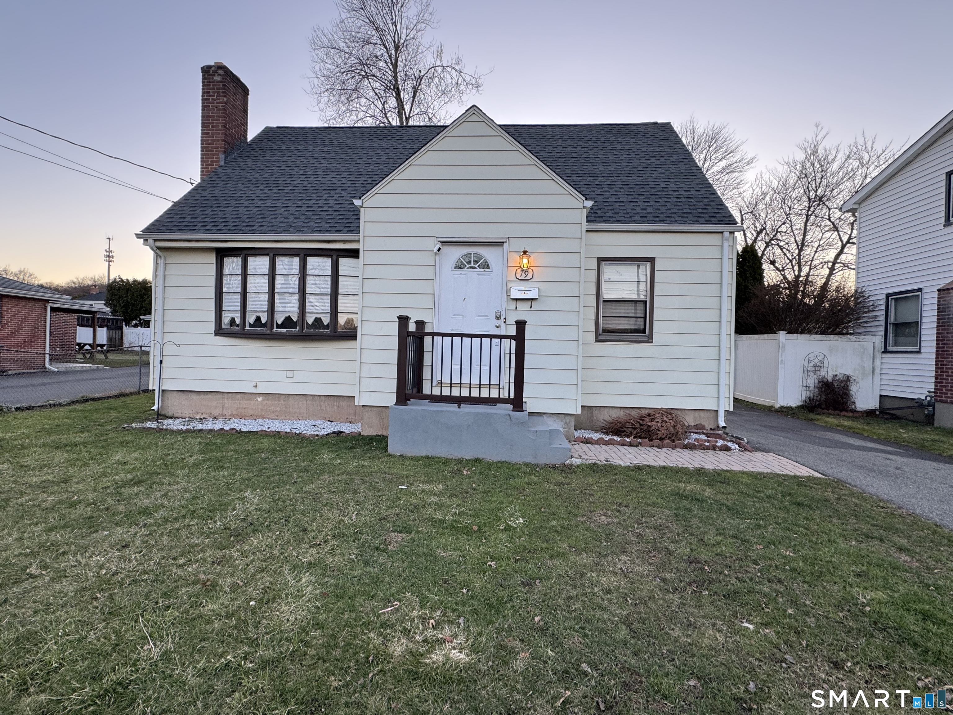 79 Goodwin Avenue Wethersfield, CT 06109 - Photo 2 of 27