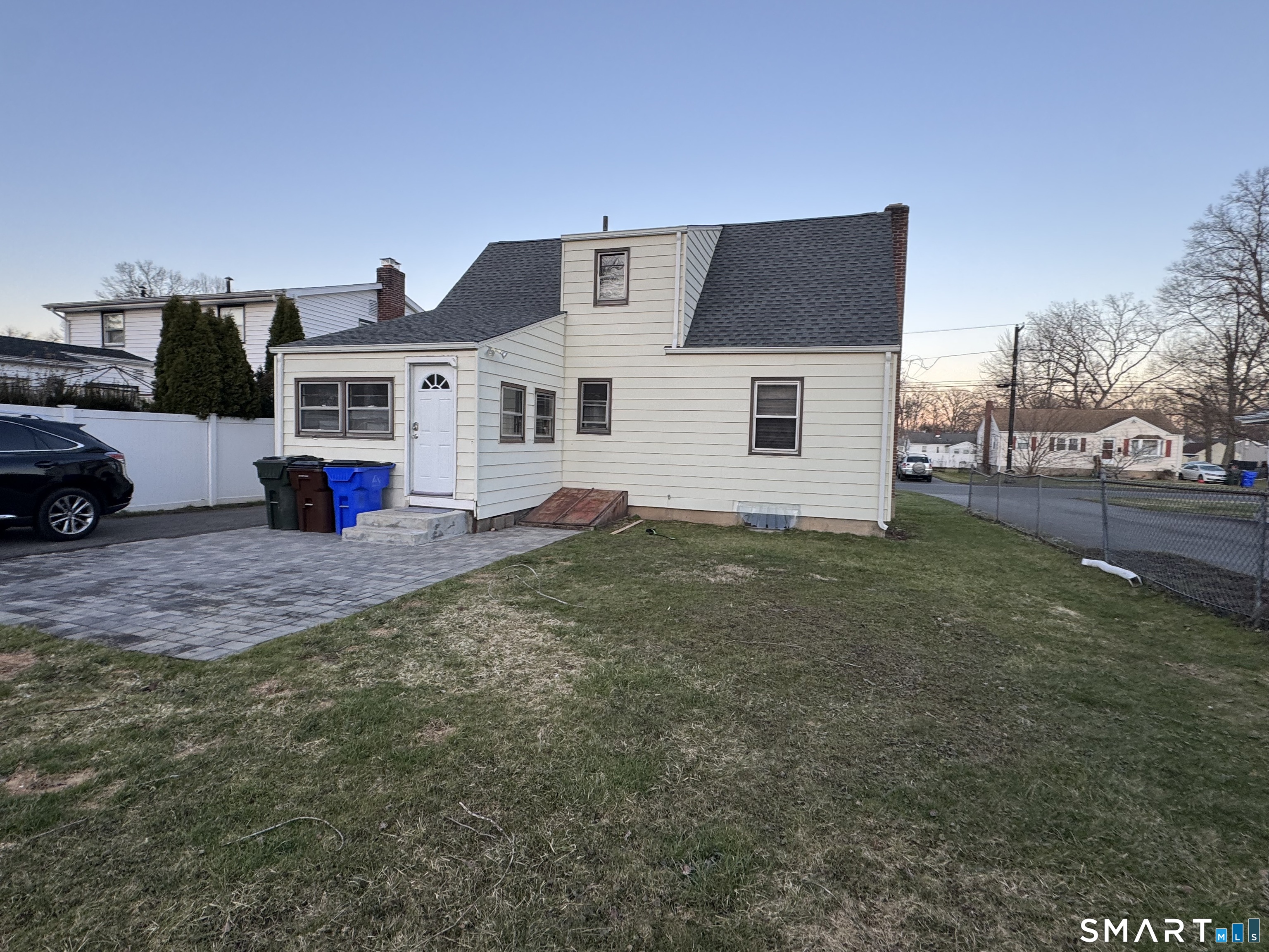 79 Goodwin Avenue Wethersfield, CT 06109 - Photo 6 of 27