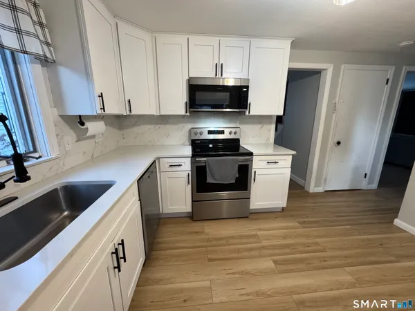 $2,900 | 79 Goodwin Avenue, Wethersfield, CT 06109