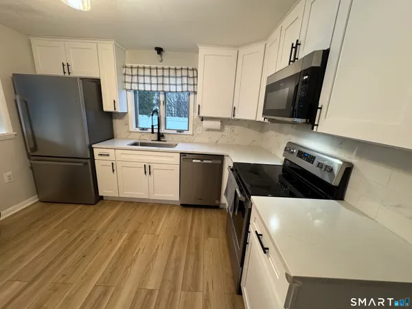 $2,900 | 79 Goodwin Avenue, Wethersfield, CT 06109