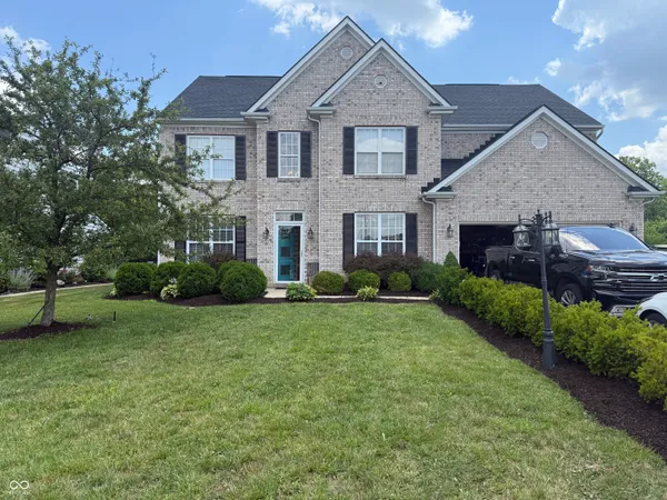 $399,900 | 611 Crossfield Court, Indianapolis, IN 46239